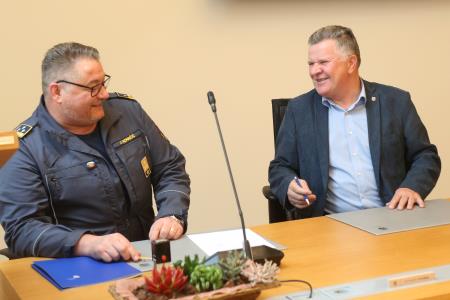 Podpis pogodbe JGS za občino Cerknica 01 Foto Ljubo Vukelič